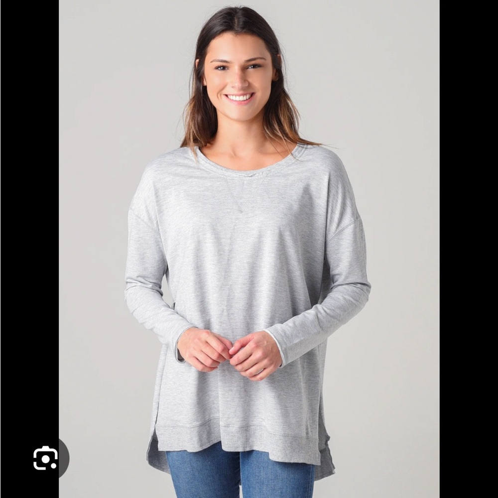 Z Supply Weekender Oversized Terry High Slit Sweatshirt. Size Small.
